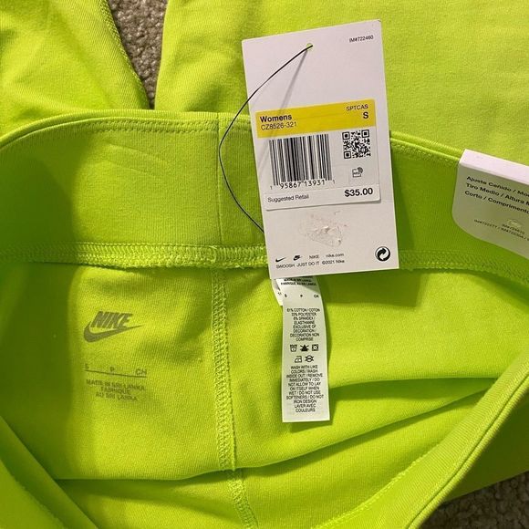 Nike Women's Sportswear Essential Bike Shorts - Picture 6 of 8